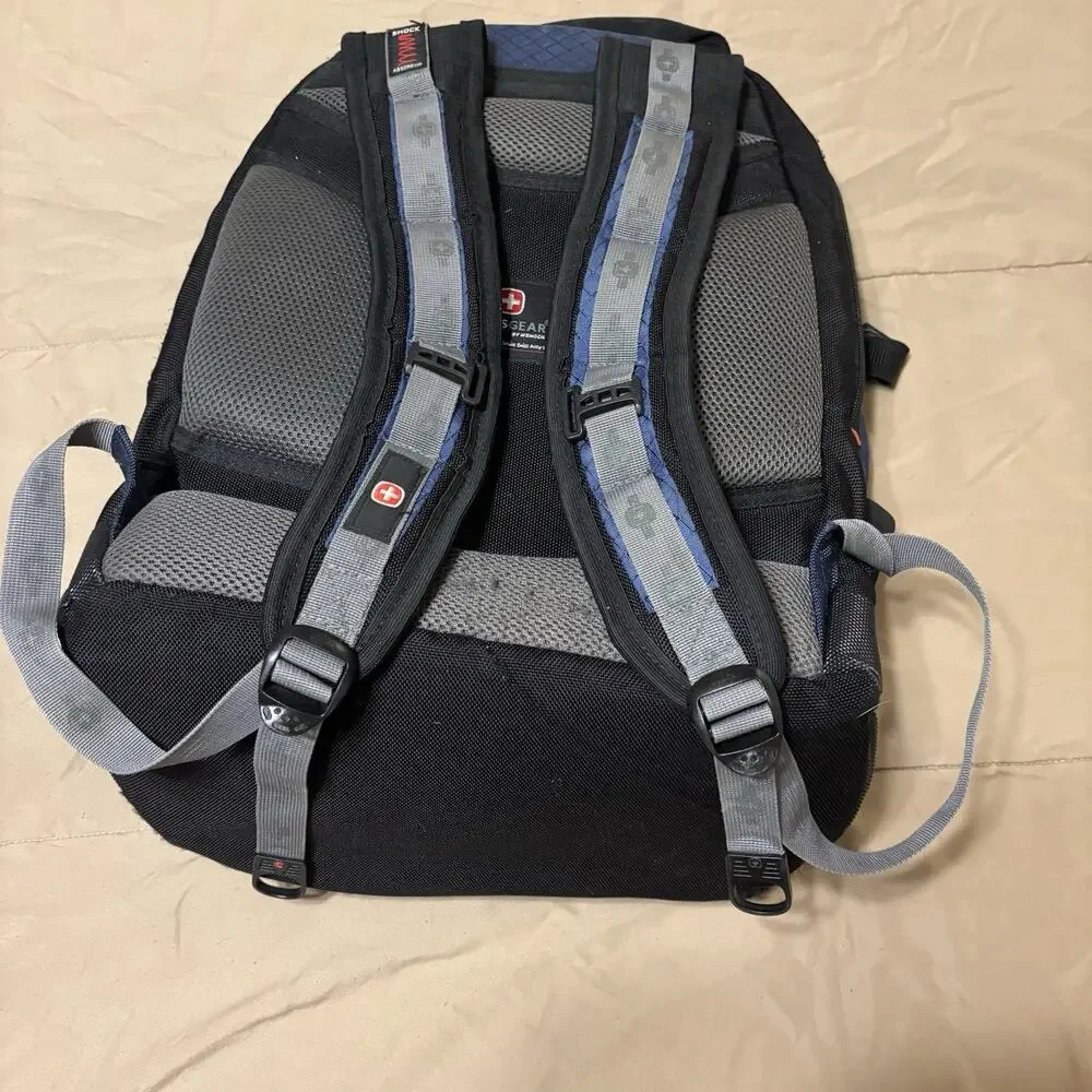 SWISSGEAR by Wenger Large Black/Blue/Gray Backpack Zip, Padded, Fits 15